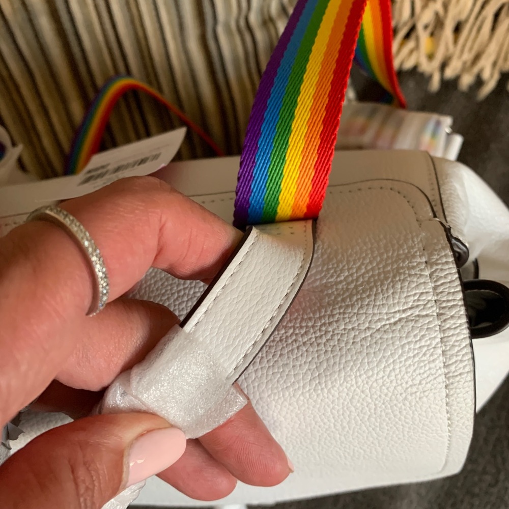 Authentic KATE SPADE Leather Flap drawstring rainbowπmedium backpack - Picture 6 of 15